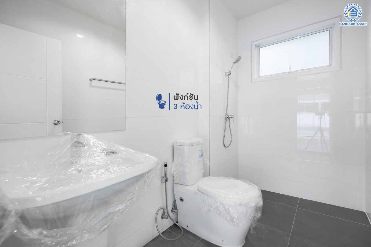 บ้านมือสองตกแต่งใหม่ ม.บางกอกบูเลอวาร์ด ราชพฤกษ์-พระราม5 ดีไซน์สุดหรู เนื้อที่ 69 ตร.ว. บนสังคมคุณภาพ SC Asset* ฟังก์ชันพร้อม 3 ห้องนอน 3 ห้องน้ำ จอดรถได้ 2 คัน บนทำเลติดถนนราชพฤกษ์ ใกล้วงเวียนพระรามห้า ,ทางด่วนศรีรัช และเพียง 10 ถึงรถไฟฟ้า "สถานีบางรักใหญ่"...